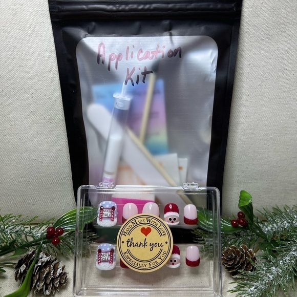 Reusable North Pole and Santa press on nails short square size L - Picture 3 of 4